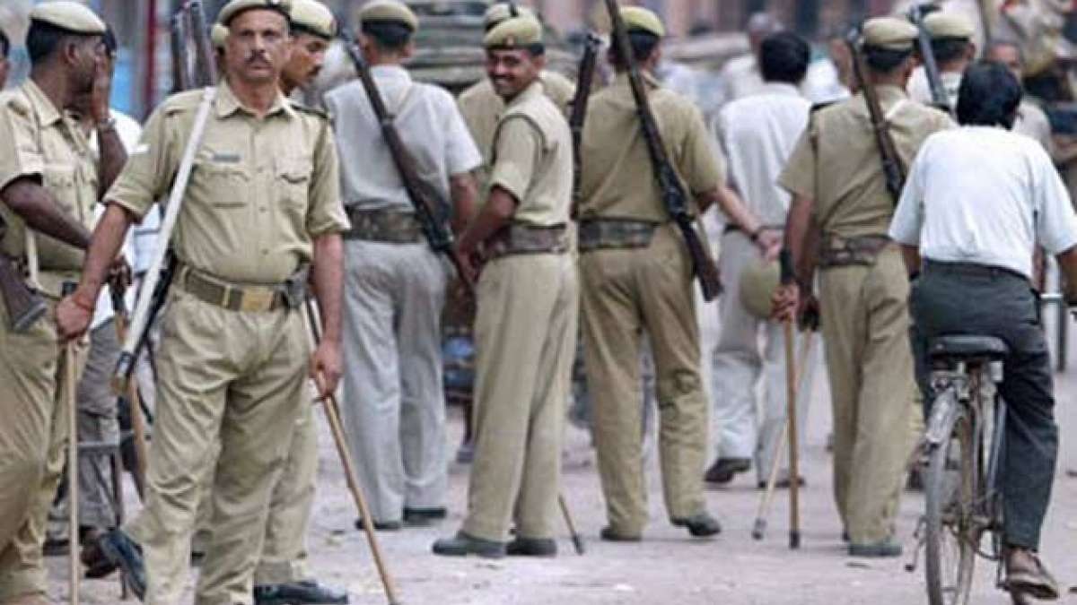 यूपी: दारोगा को गोली मारना बदमाशों को पड़ा महंगा, पुलिस ने एक के पैर में गोली मारी, दूसरे को मार गिराया