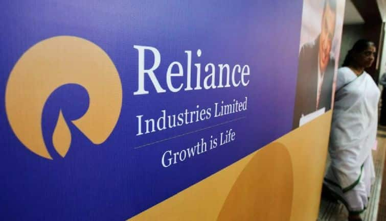 RIL Share Price: रिलायंस इंडस्ट्रीज के शेयरों का 54% बढ़ सकता है भाव, गोल्डमैन सैक्स ने बरकरार रखी ‘Buy’ रेटिंग