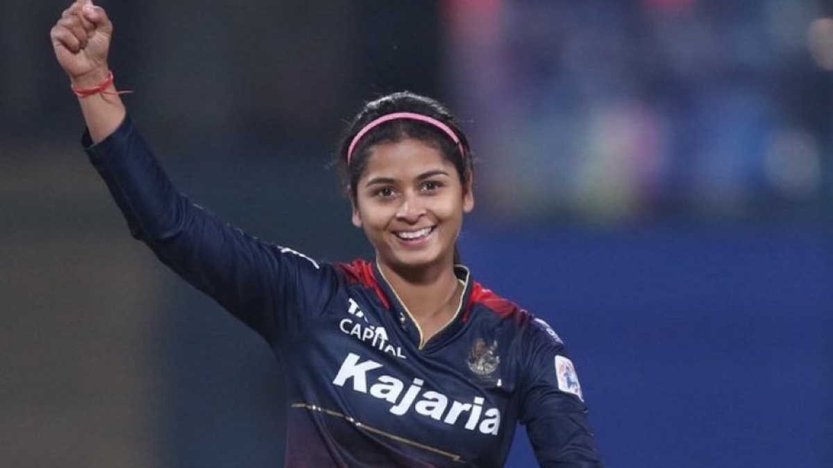 Shreyanka Patil winnner of purple cap and 5 lakh rupees WPL 2024 Asha Shobana on 2nd position। WPL 2024 में सिर्फ 2 विकेट कम होने से 5 लाख रुपये जीतने से चूकी प्लेयर, श्रेयंका पाटिल ने मारी बाजी