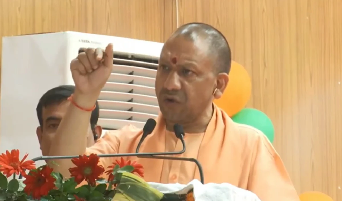 जो युवाओं के भविष्य के साथ खिलवाड़ करेगा, उसे उसकी कीमत चुकानी पड़गी : Yogi Adityanath