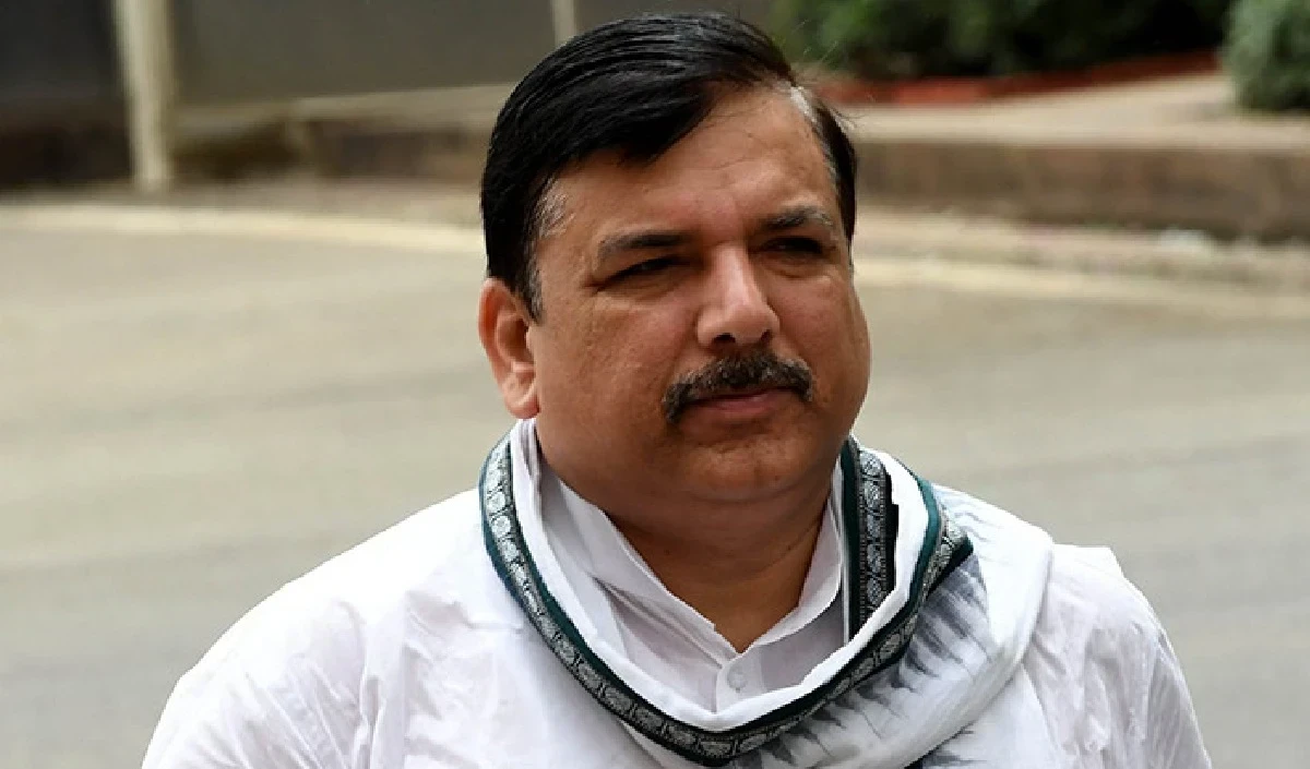 Sanjay Singh ने जेल से रिहा होने के एक दिन बाद दिल्ली के मंदिर में की पूजा