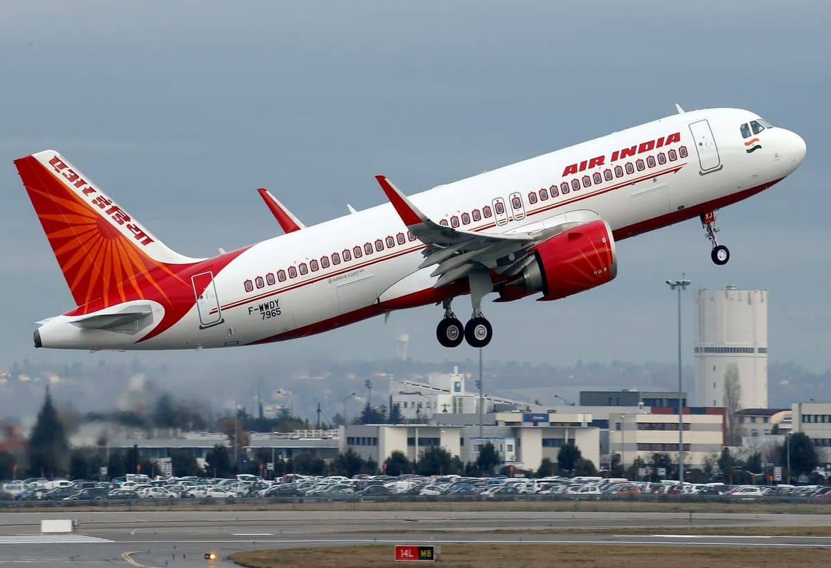 Air India की फ्लाइट्स में लगातार आ रही दिक्कतें, अब दिल्ली से वैंकूवर जाने वाली उड़ान 9 घंटे लेट