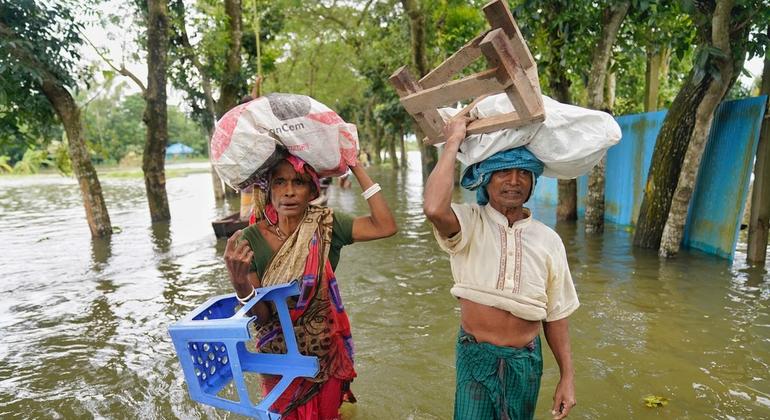 बांग्लादेश: ‘इस साल की बाढ़ किसी प्रलय से कम नहीं है’ | BANGLADESH FLOODS